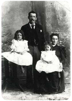 Thomas Le Breton and Margaret, nee Honeycombe with their family in Utah