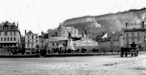 The Weighbridge Gardens and Queen Victoria statue, overlooked by Fort Regent