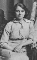Doris Lilian de Gruchy of Cape Town (1897-1988), future wife of Aaron Nicholas Brodziak, who died aged 31 from the effect of his war wounds
