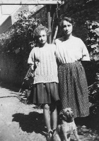 Constance May White with her mother, Lily May, nee Le Geyt