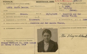 Marie Leonie Lecoq's Aliens registration card