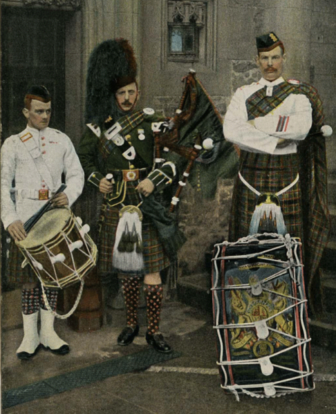 File:H24BlackWatchDrummers&Piper.png